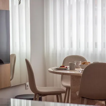 Stylish & Cozy 1br With Ac By Lovelystay * פורטו