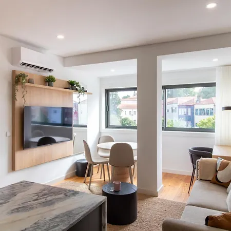 Stylish & Cozy 1br With Ac By Lovelystay شقة بورتو